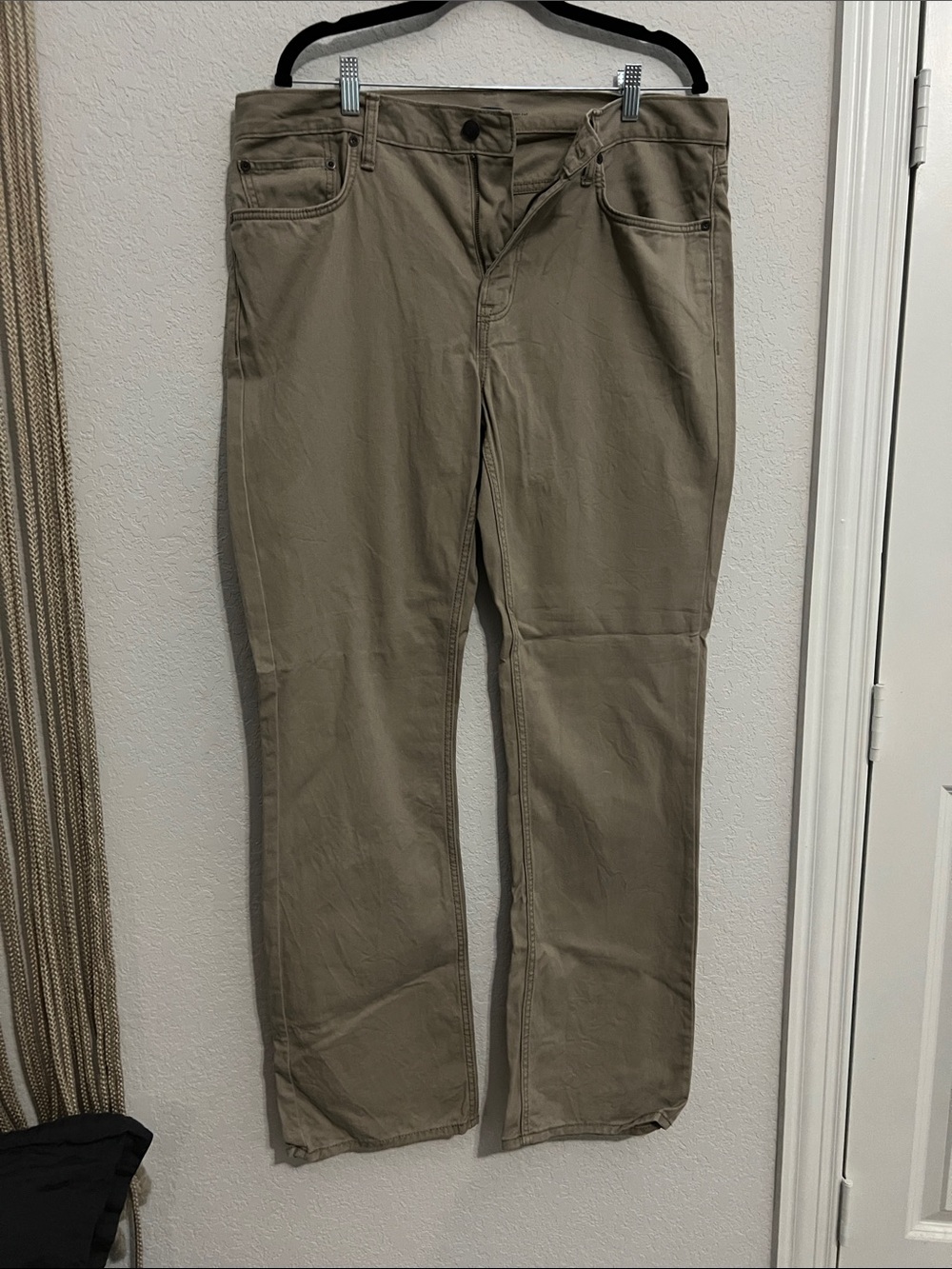 Old Navy Men's Khaki Chino Pants - Light Brown/Tan